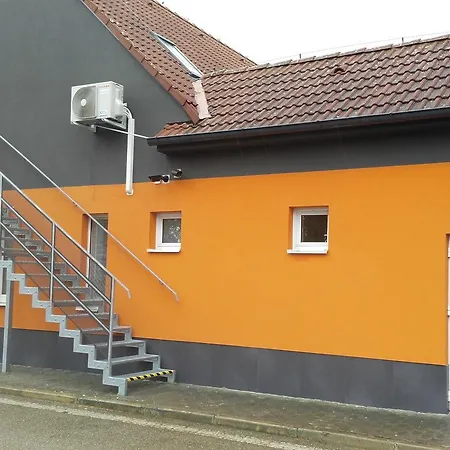 Bed & Parking Eurobit 3* Hrusky (Breclav)