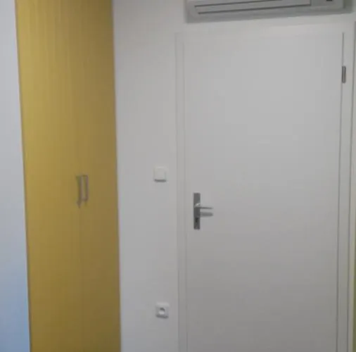 Bed & Breakfast Bed & Parking Eurobit Hrusky (Breclav)